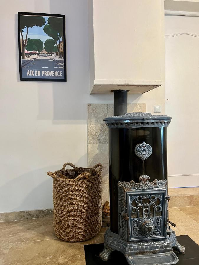 Maison Provencale Au Calme De La Campagne Avec Jacuzzi エクス＝アン＝プロヴァンス エクステリア 写真